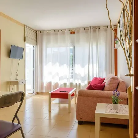 Апартаменти With Direct Access To The Beach. *