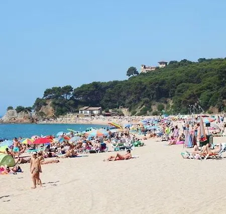 Апартаменти With Direct Access To The Beach. *