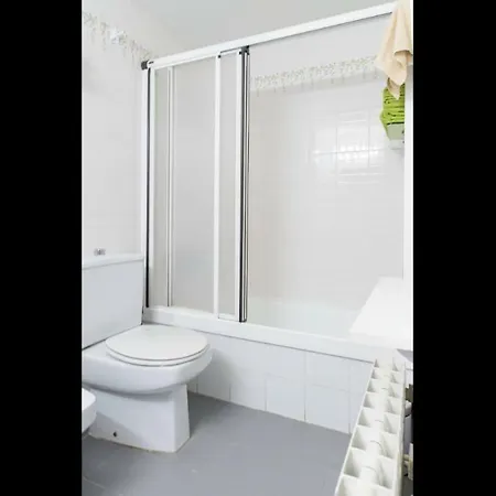 דירה With Direct Access To The Beach.