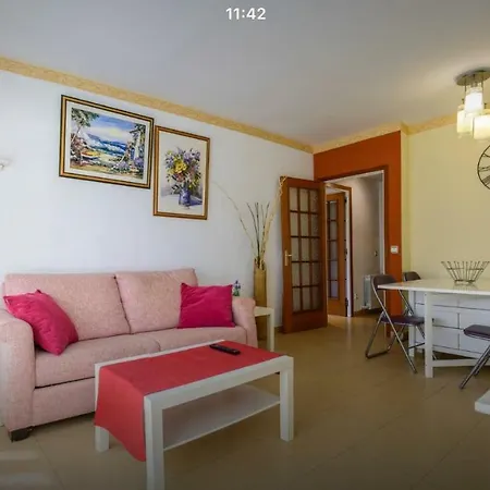 With Direct Access To The Beach. * יורט דה מאר